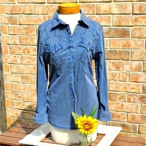 Buffalo David Bitton vintage western denim pearl snap shirt.